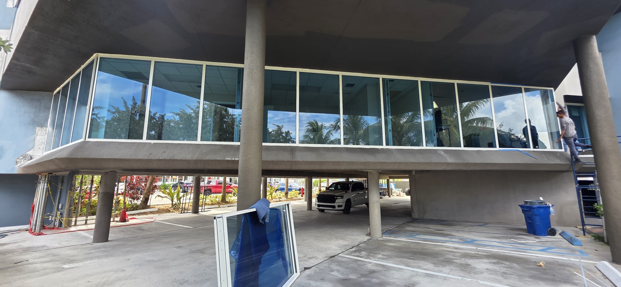 Commercial curtain wall glazing installation South Florida